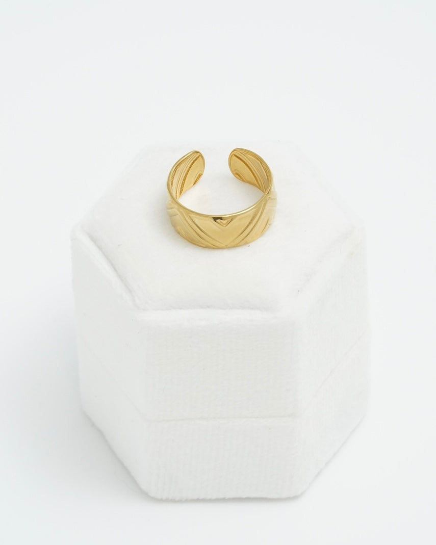 Lilia Ring