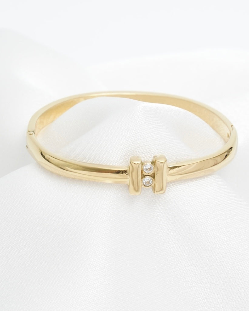 Helena Bangle
