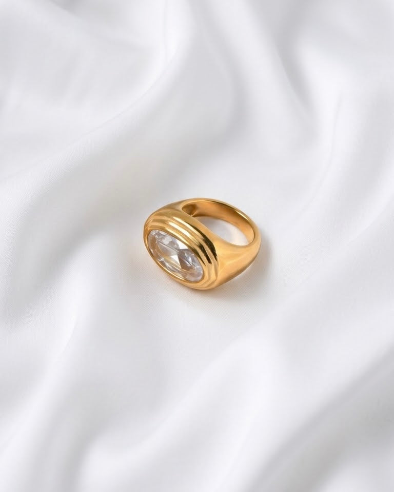 Elizabeth Oval Ring