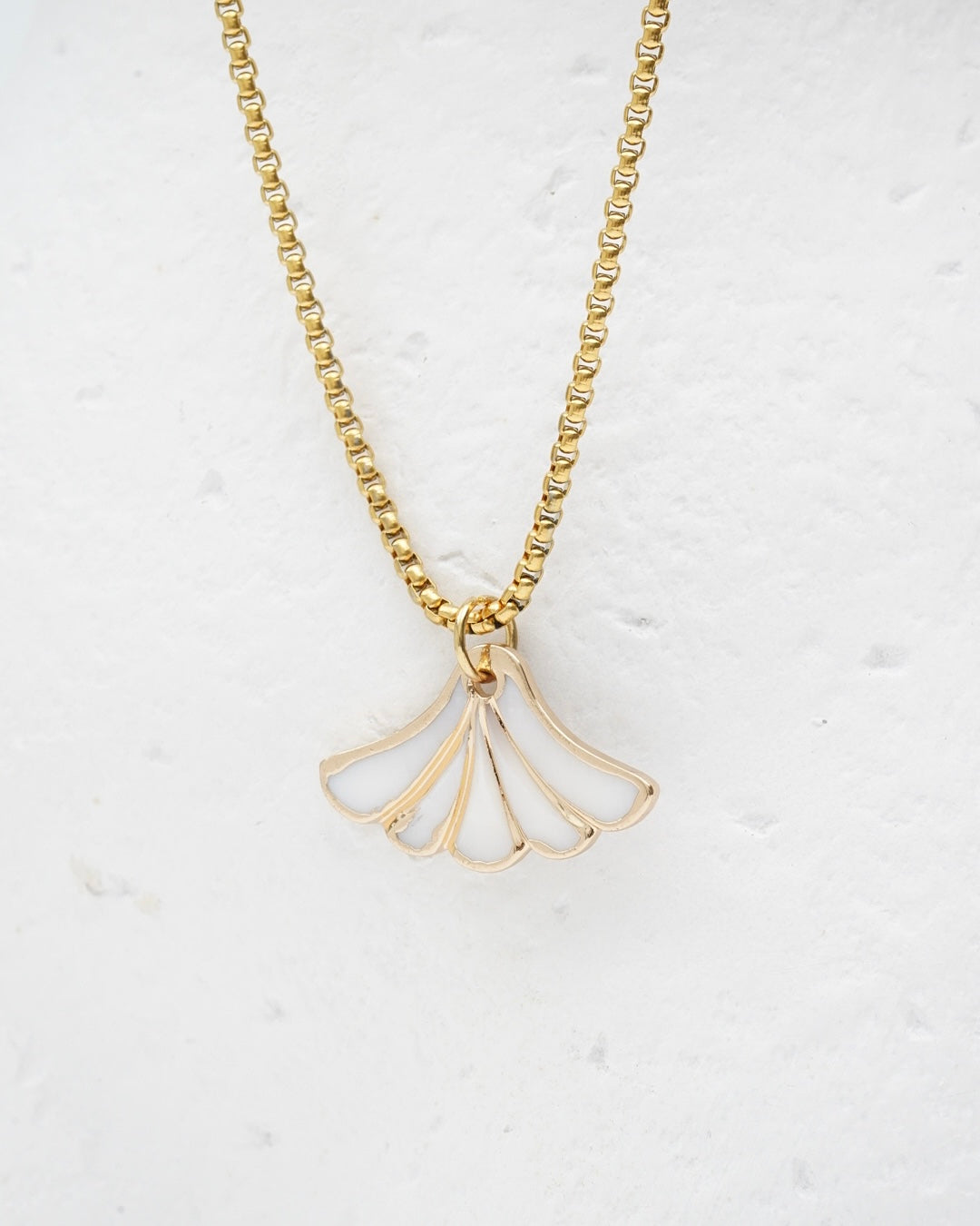 Nacar Tail Necklace