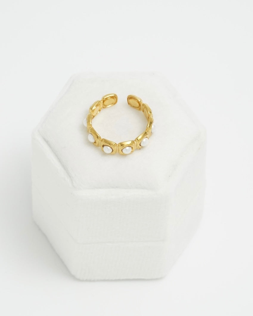 Lucila Ring