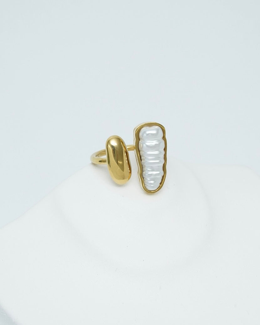 Mae Ring