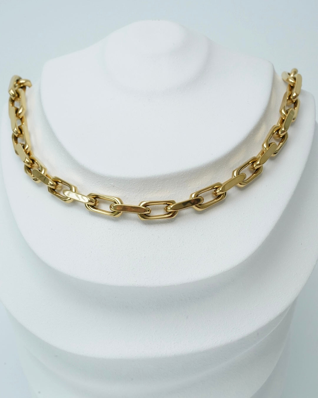 Emma Chain
