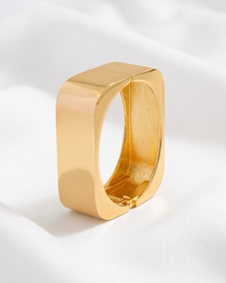 Vivian Bangle