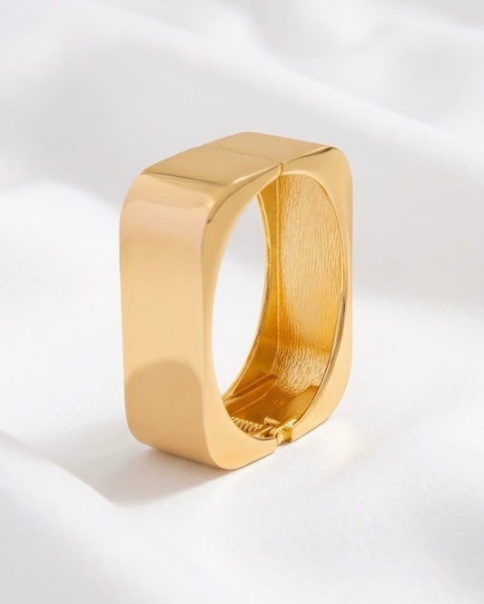 Vivian Bangle