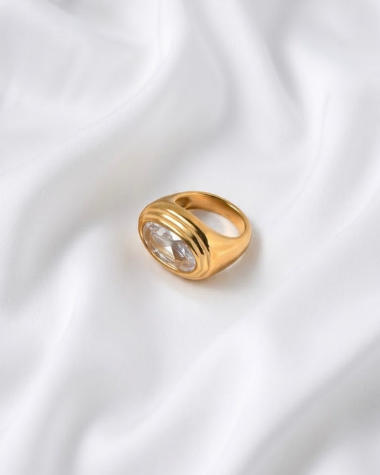 Elizabeth Oval Ring