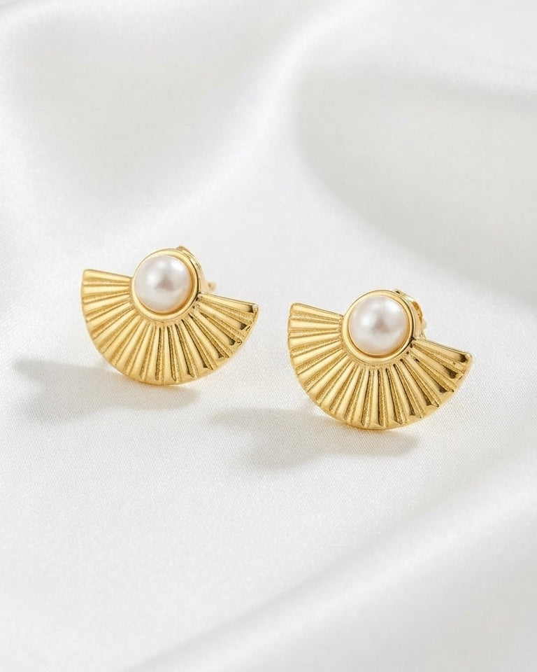 Solana Fan Studs