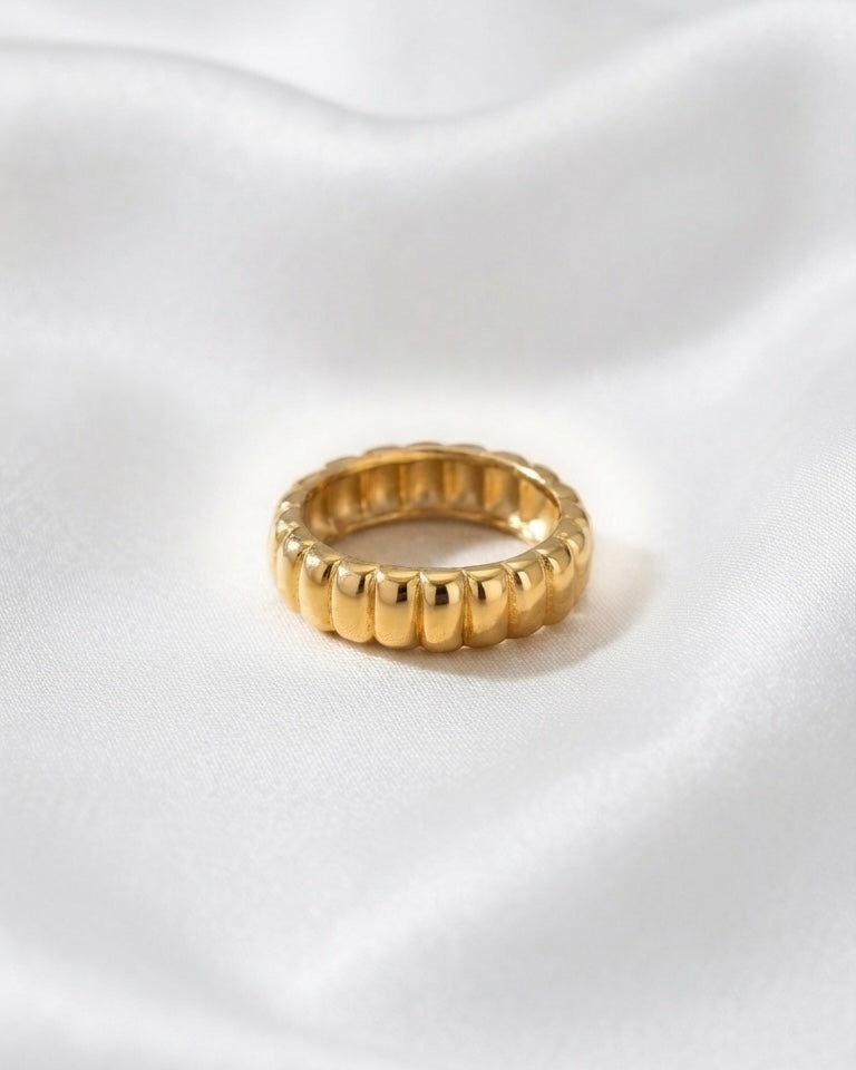 Twirl Ring
