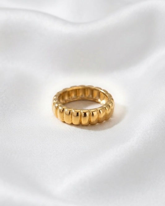 Twirl Ring