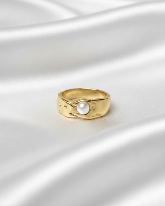 Claire Ring