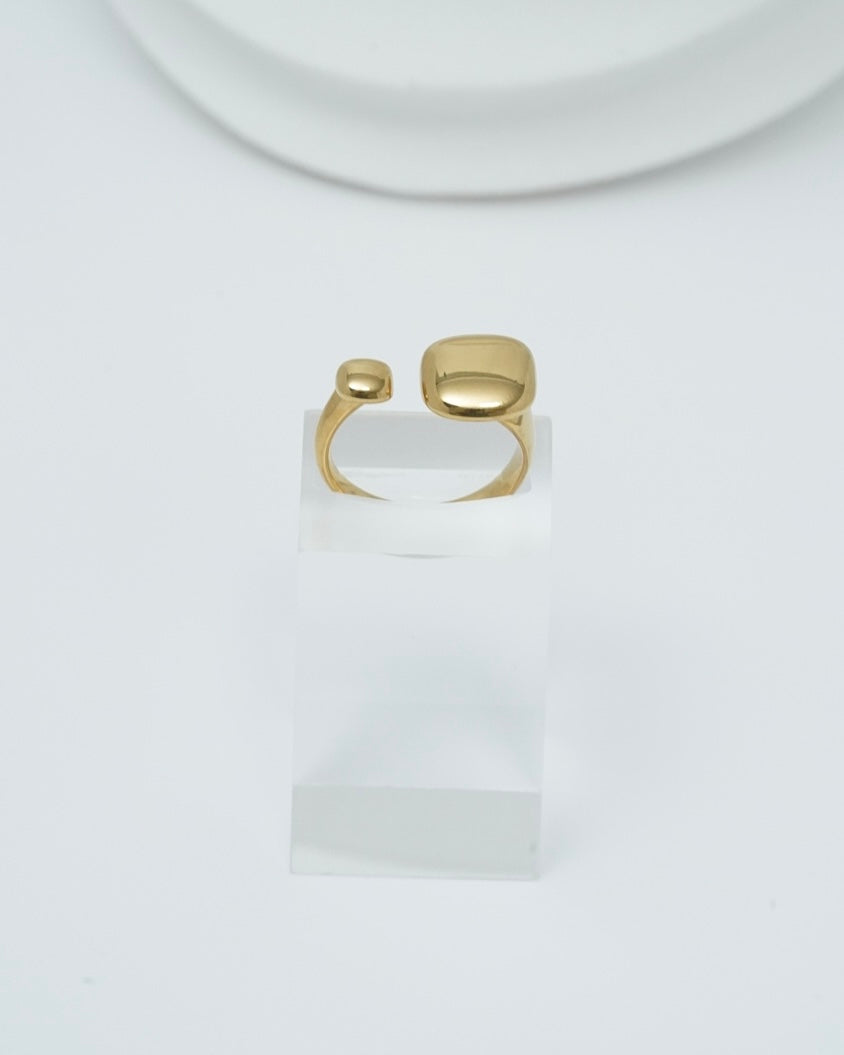 Greta Ring